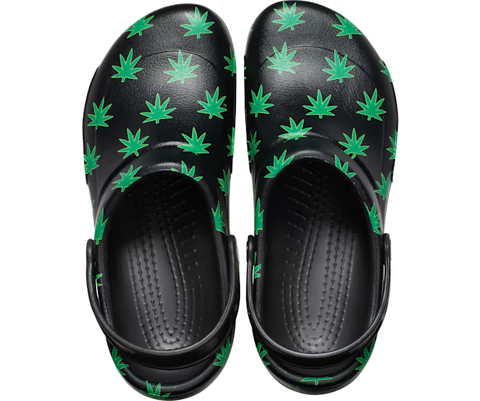 crocs-gallery-color:black / green; color:Black / Green; alt:ALT120; file:204044_00Y-ALT120