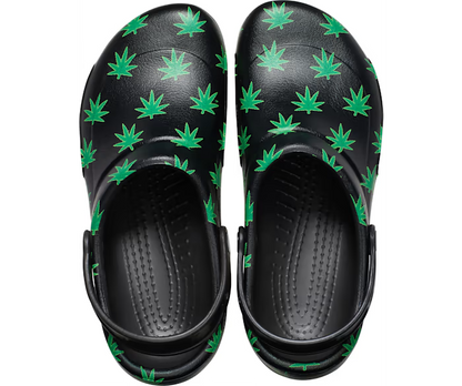 crocs-gallery-color:black / green; color:Black / Green; alt:ALT120; file:204044_00Y-ALT120