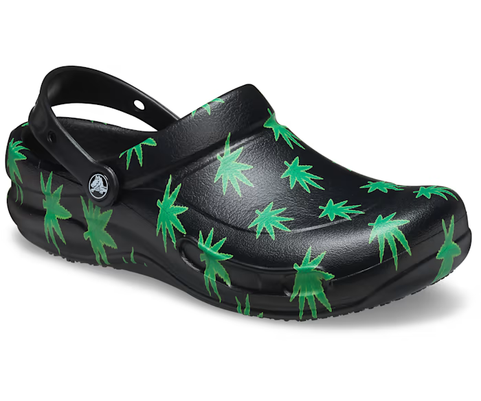 crocs-gallery-color:black / green; color:Black / Green; alt:ALT140; file:204044_00Y-ALT140