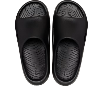 crocs-gallery-color:black; color:Black; alt:ALT120; file:208392_001-ALT120