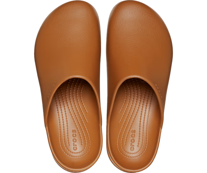 crocs-gallery-color:cognac; color:Cognac; alt:ALT120; file:209366_21N-ALT120