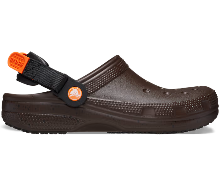 crocs-gallery-color:coffee; color:Coffee; alt:ALT100; file:209952_21Q-ALT100