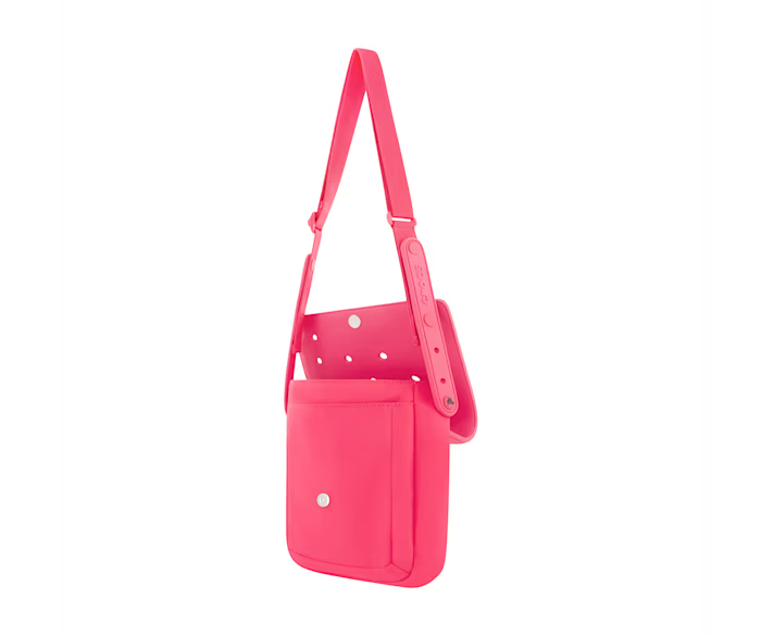 crocs-gallery-color:dragon fruit; color:Dragon Fruit; alt:ALT140; file:210191_6ZQ-ALT140
