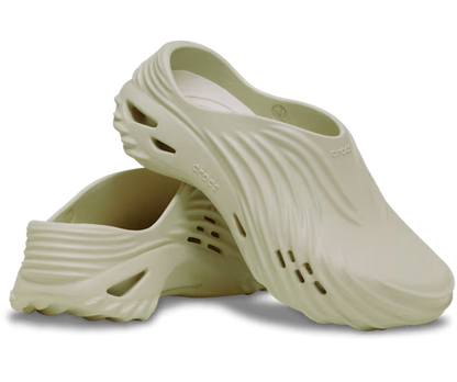 crocs-gallery-color:bone; color:Bone; alt:ALT110; file:210521_2Y2-ALT110