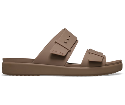 crocs-gallery-color:latte; color:Latte; alt:ALT100; file:211215_2Q9-ALT100