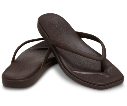 crocs-gallery-color:coffee; color:Coffee; alt:ALT110; file:211435_21Q-ALT110