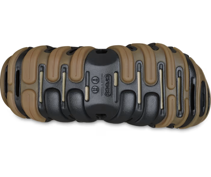 crocs-gallery-color:black; color:Black; alt:ALT130; file:211675_001-ALT130
