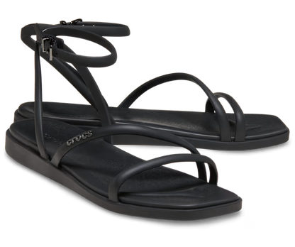 crocs-gallery-color:black; color:Black; alt:ALT110; file:212256_001-ALT110