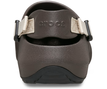 crocs-gallery-color:espresso; color:Espresso; alt:ALT160; file:212809_206-ALT160