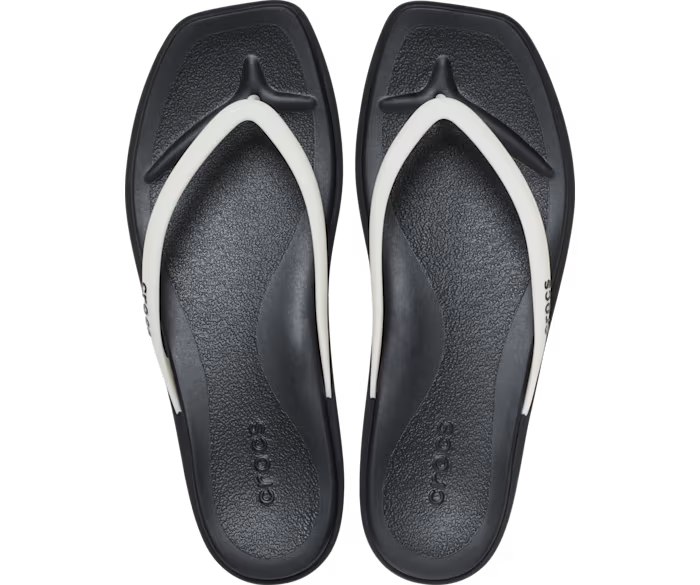 crocs-gallery-color:black/chalk; color:Black/Chalk; alt:ALT100; file:213323_0O5-ALT100
