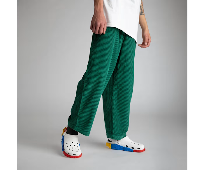crocs-gallery-color:white; color:White; alt:ALT160; file:213811_100-ALT160