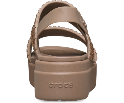 crocs-gallery-color:latte; color:Latte; alt:ALT160; file:213969_2Q9-ALT160